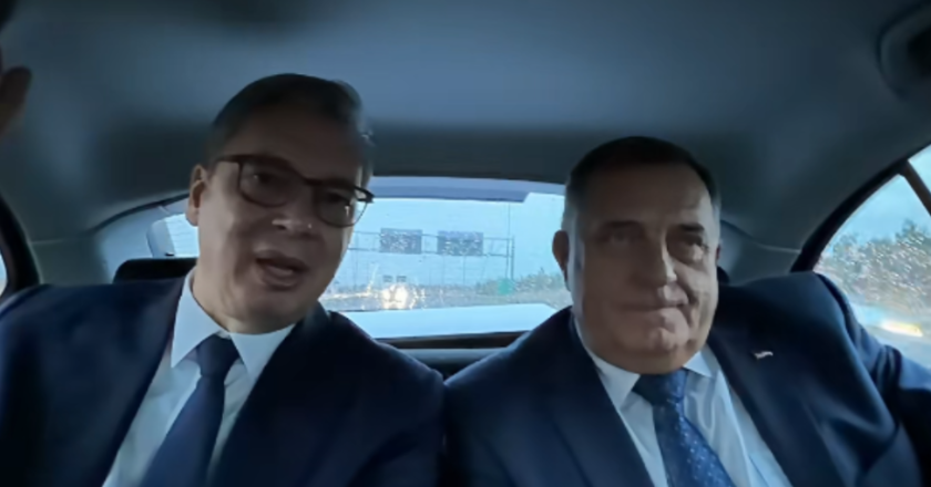 Vučić objavio fotografiju s Dodikom iz automobila: “Mile i ja na zadnjem sjedištu moje Škode”