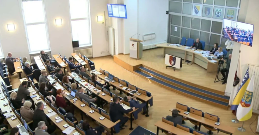 TROJKA OBORENA S VLASTI: Poznato koje stranke ulaze u novu koaliciju!