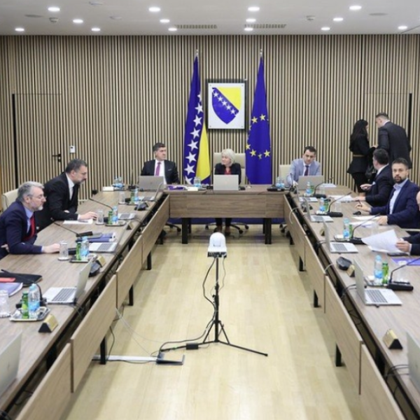 Budućim ministrima kašike će upasti u med: Narodu sve manje, a njima sve više – pogledajte kolike plate ih čekaju