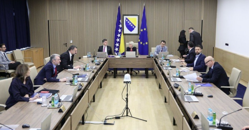 Budućim ministrima kašike će upasti u med: Narodu sve manje, a njima sve više – pogledajte kolike plate ih čekaju