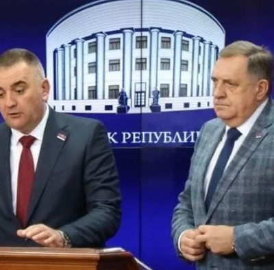 Dodik prekinuo novinara BHRT-a tokom pitanja: „Vrati taj mikrofon, haj vozi…“ (VIDEO)